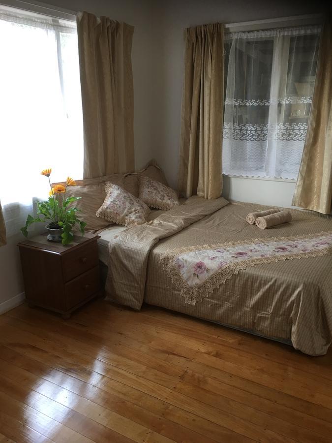 At Homestay Auckland Buitenkant foto