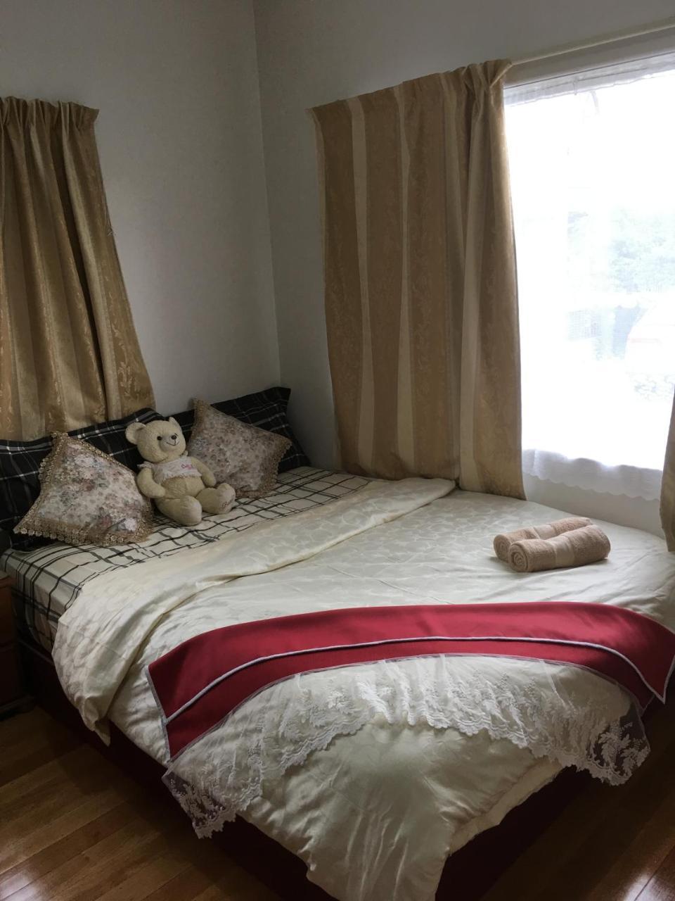 At Homestay Auckland Buitenkant foto
